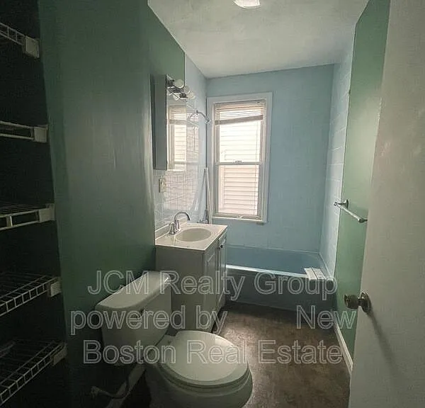 98 Margin St #2L — Photo 3