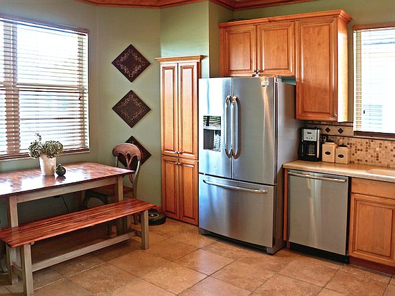 3rd image of 10520 SW Southgate Ct