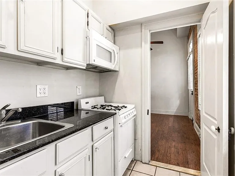 927 Toulouse St #103 — Photo 6