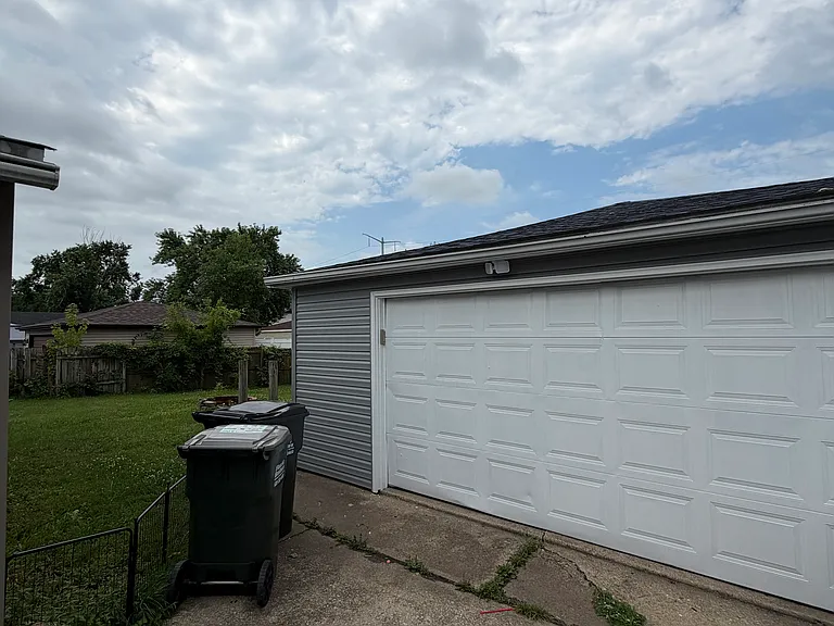 135 Springleaf Dr — Photo 3