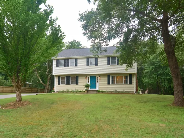 66 Autumn Dr, North Attleboro, MA 02760