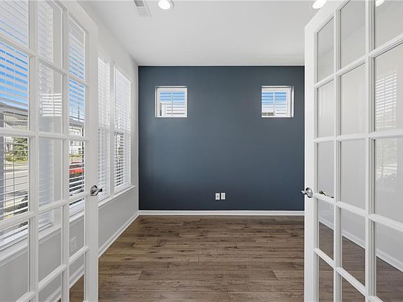 4th image of 1434 Independence Blvd