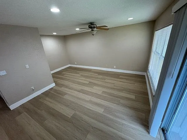 310 Greenwich Ct #310 — Photo 18