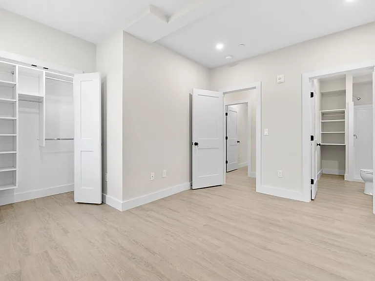 135 Harrishof St #2 — Photo 32