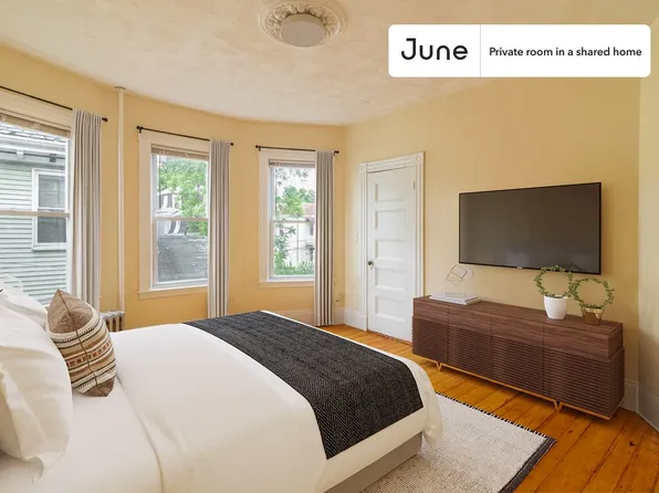 35 Catawba St, Roxbury, MA