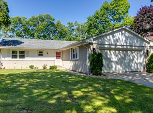 1336 N Indigo Dr, Mount Prospect, IL
