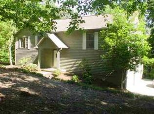 2804 N Bayshore Dr, Seneca, SC 29672