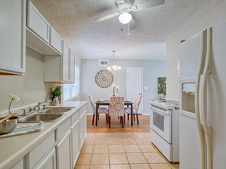2220 Eudine Dr W — Photo 5