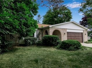 400 W Klein Rd, Buffalo, NY 14221