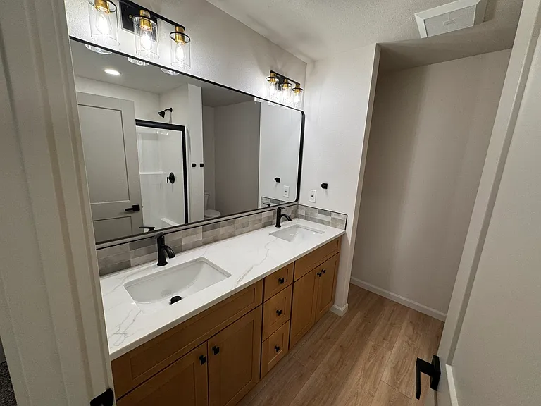 602 W Salnave Rd — Photo 9