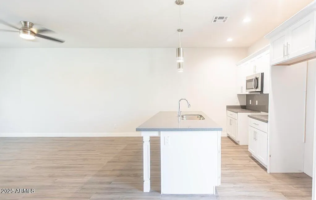 3 bed, 2.5 bath, 1776 sqft, $2,395 — Photo 3