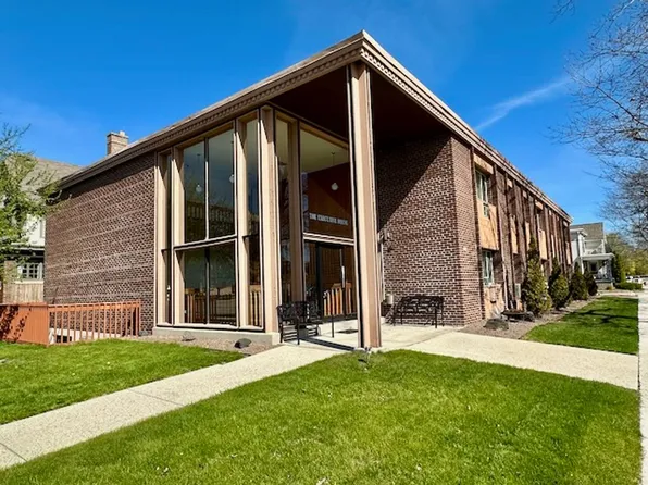 Executive House, 1204 N 5th St APT 103, Sheboygan, WI 53081