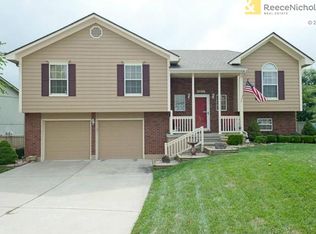 1711 Lynne Cir, Greenwood, MO 64034
