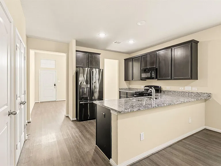 6131 Carpenters Cove Ln — Photo 6