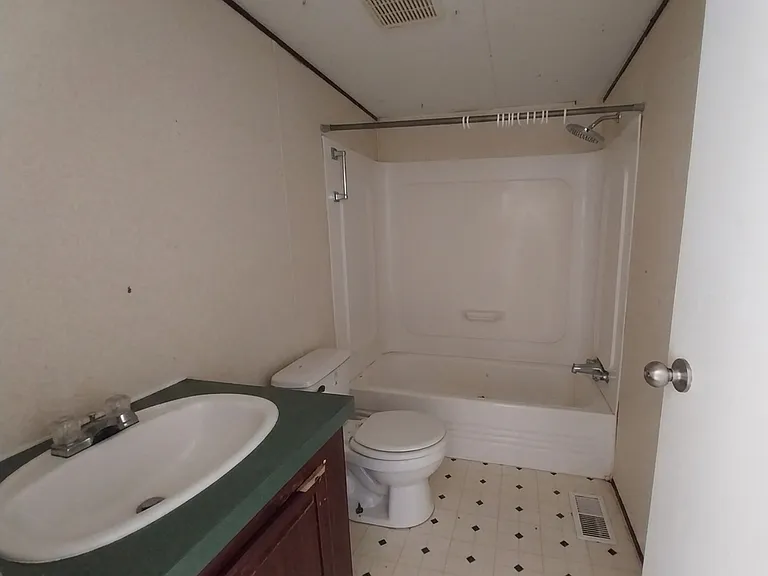 Oakwood MHC Nash — Photo 34