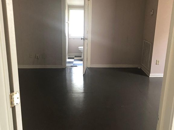 4th image of 404 15th Ave