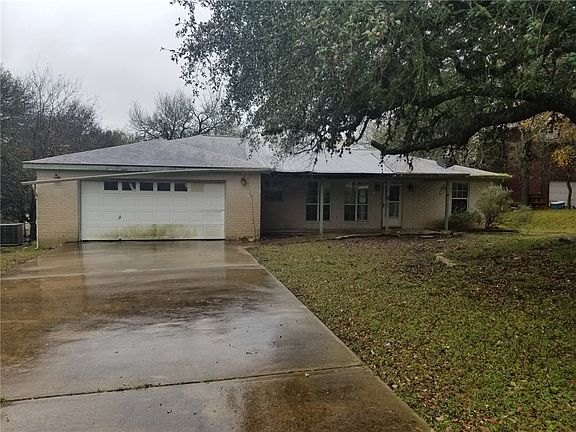 2nd image of 4021 Oak St