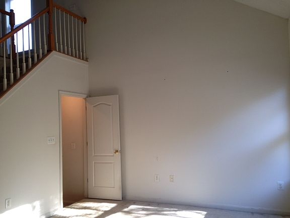 5th image of 48225 Picketts Harbor Ct