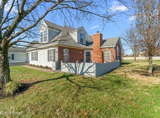3815 Greenhurst Dr, Louisville, KY 40299