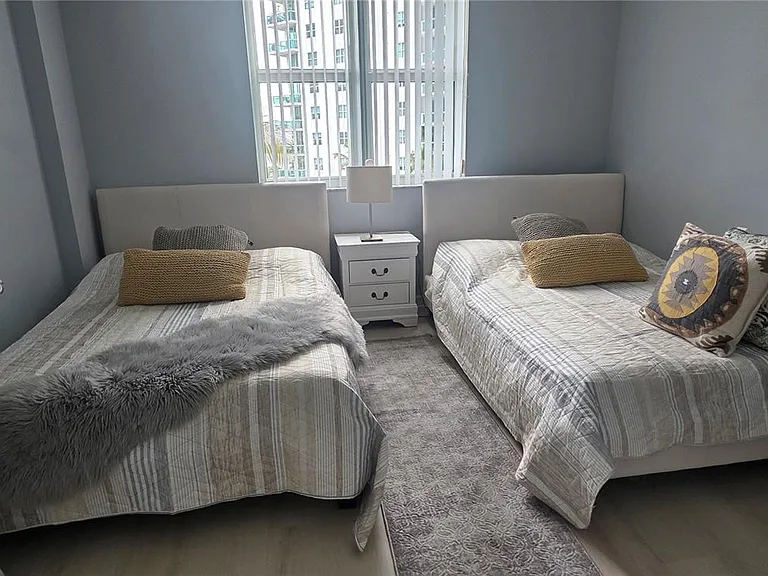 7900 Harbor Island Dr #806 — Photo 38