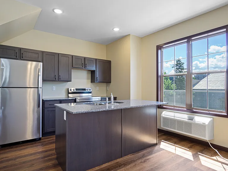 902 Menomonie St #22 — Photo 2