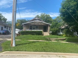 202 N Hager Ave, Barrington, IL 60010