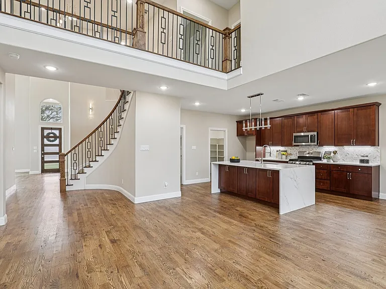 1713 Highland Dr W — Photo 12