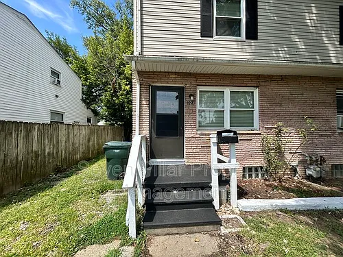 323 S Napoleon Ave Photo 1