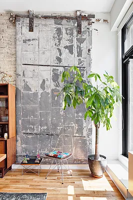 Rented by SERHANT. | media 4