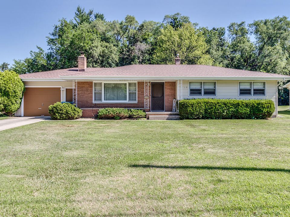 1st image of 925 Meadow Dr