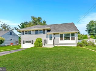 25 Amsterdam Rd, Hamilton, NJ 08620