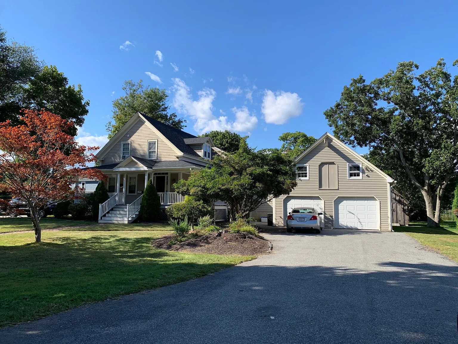 49 Woodlawn Ave — Photo 1