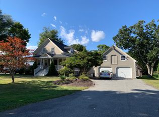 49 Woodlawn Ave #1, Bristol, RI 02809