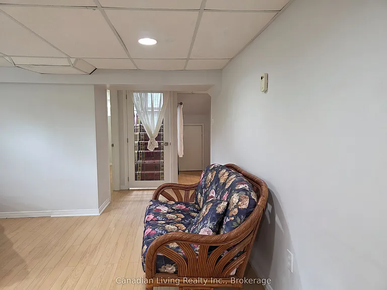 143 Avenue Rd #LOWER — Photo 11