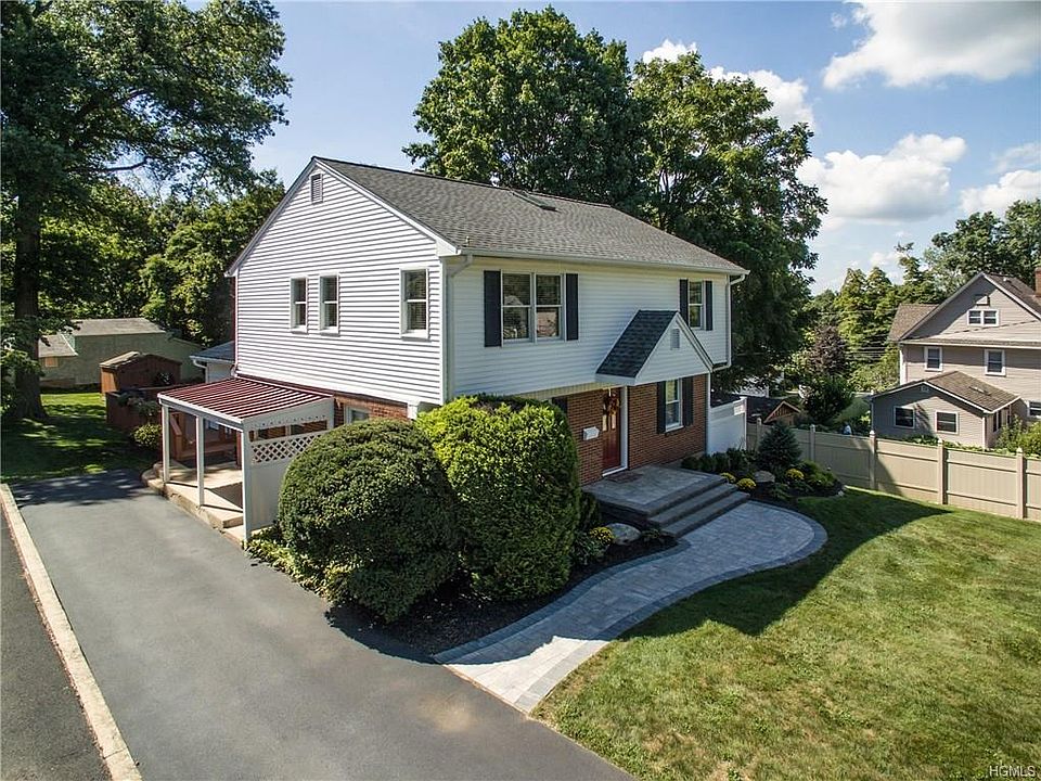 1st image of 16 Hilltop Dr