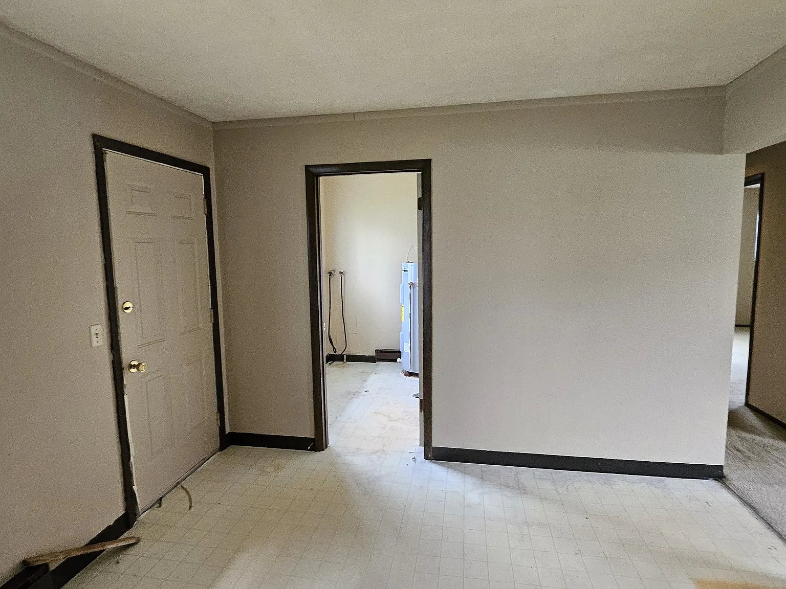1331 Spring Ave NE — Photo 2
