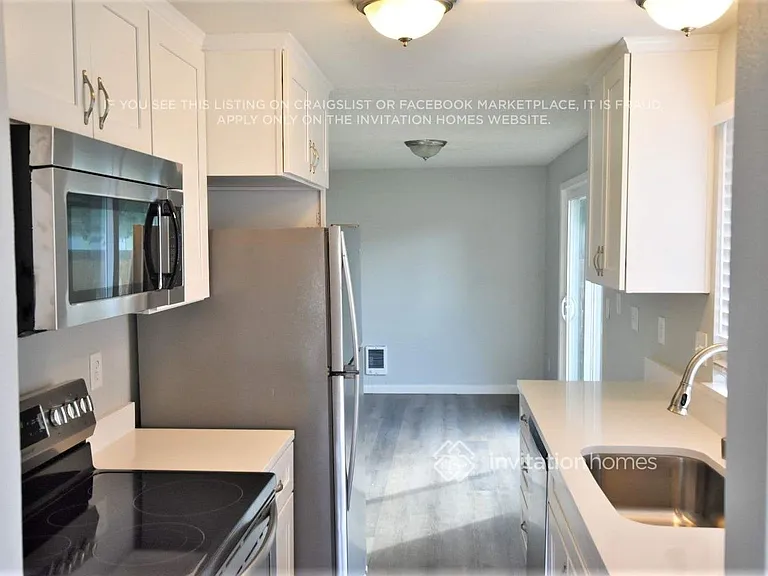 12428 42nd Ave NE — Photo 8