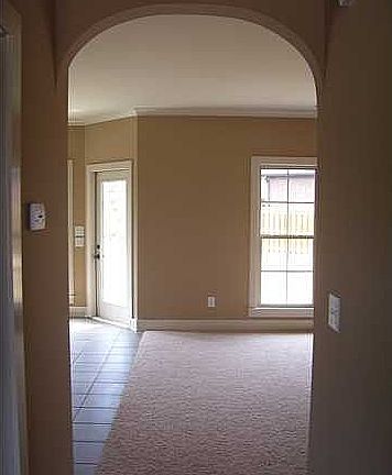 2nd image of 139 Kingston Rdg