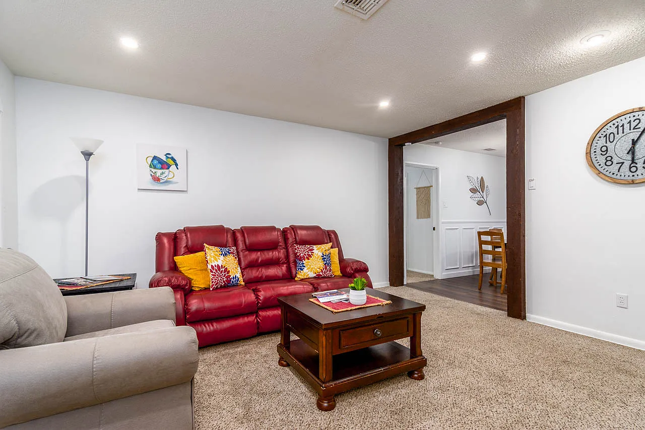 4 bed, 2.5 bath, 1500 sqft, $4,200 — Photo 4