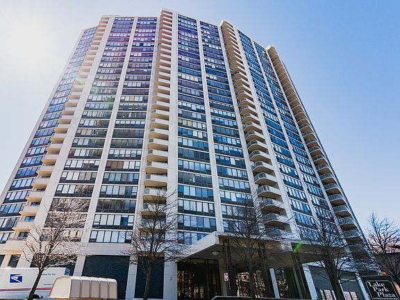 2nd image of 3930 N Pine Grove Ave APT 407