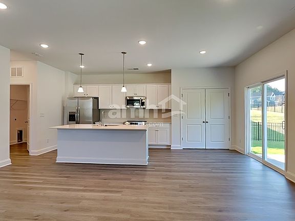 4th image of 6082 Rosemore Ln