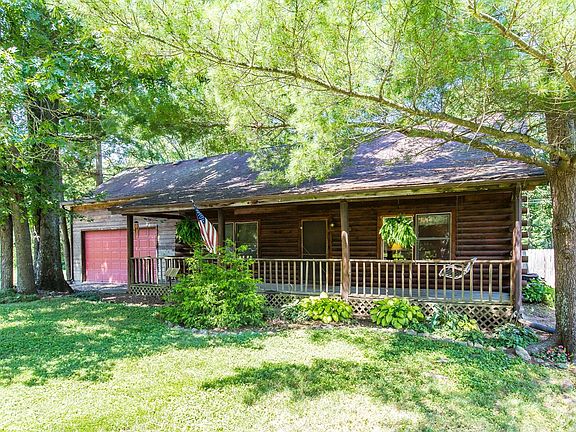 2nd image of 124 Fonda Ln