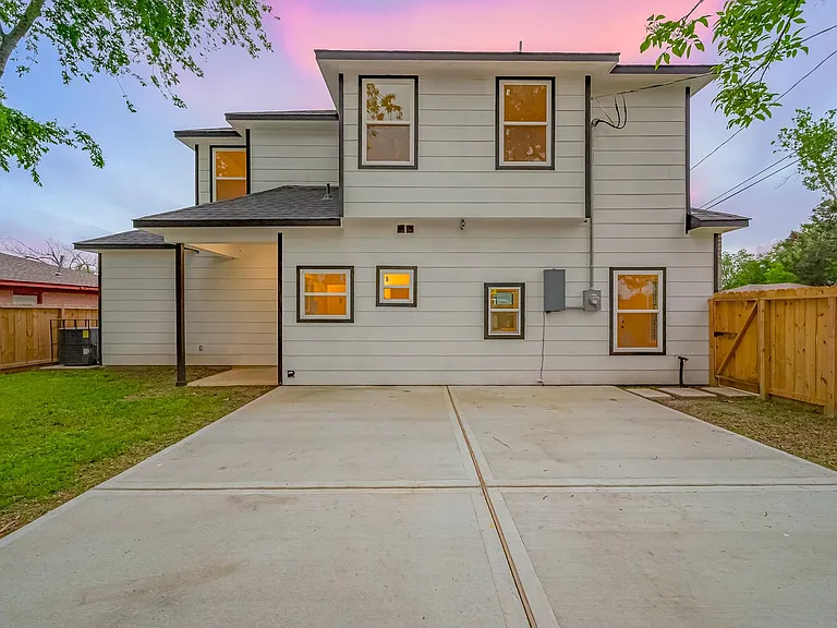 9005 Hilda St — Photo 17