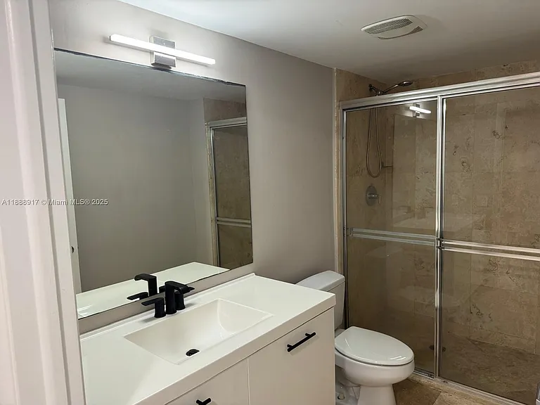 41 SE 5th St #501 — Photo 11