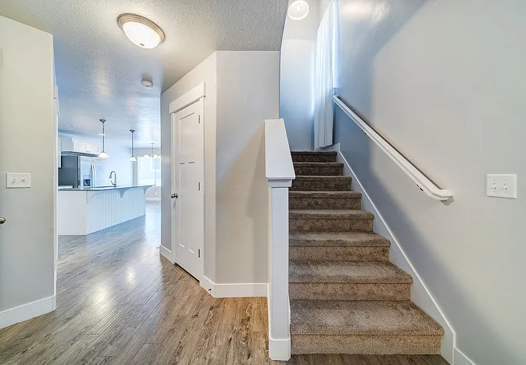 664 N Fall Creek Dr #MASTER ROOM — Photo 2