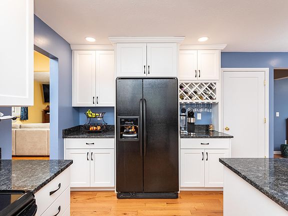 5th image of 1056 S Dogwood Dr