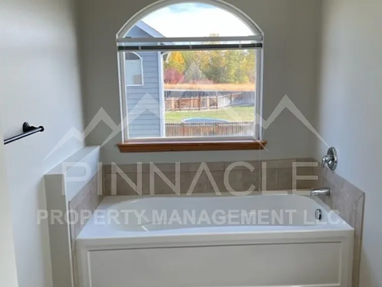 1808 W Clearview Dr — Photo 27