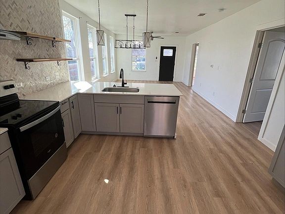 4th image of 115 W Ila St