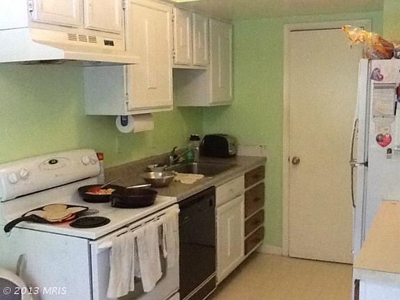 2nd image of 14613 Earlham Ct