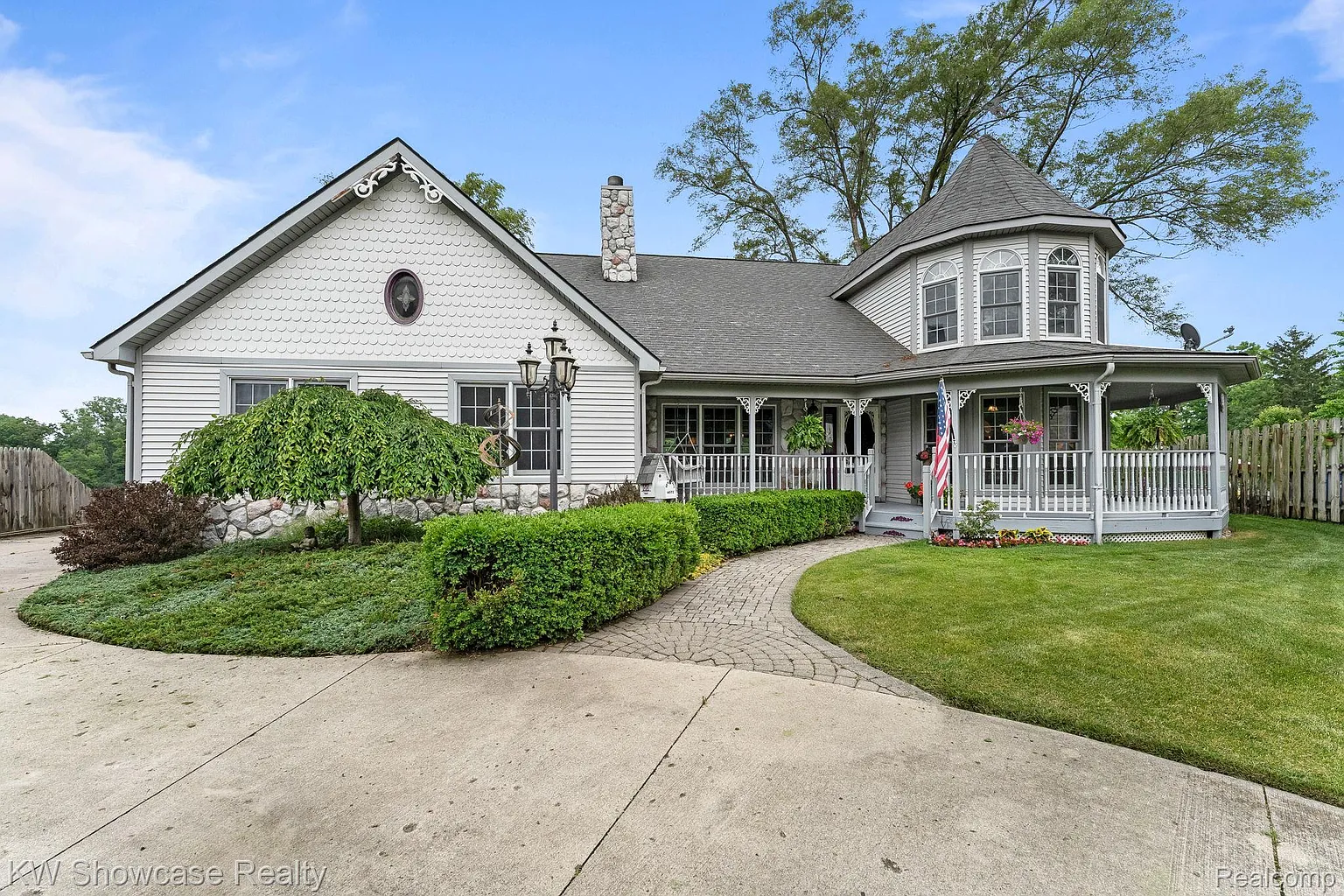 6476 Andersonville Rd photo 1